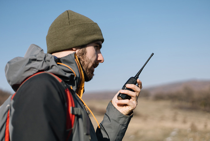 Easy-To-Carry Antenna for Portable Two-Way Radio
